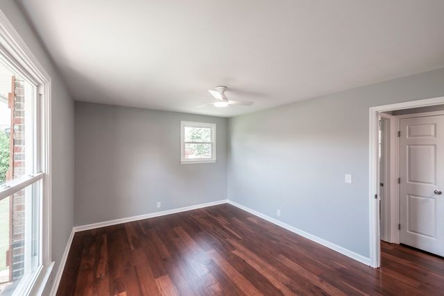 109 Valley View Dr, Old Hickory, TN 37138