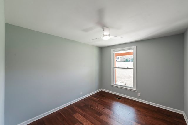109 Valley View Dr, Old Hickory, TN 37138