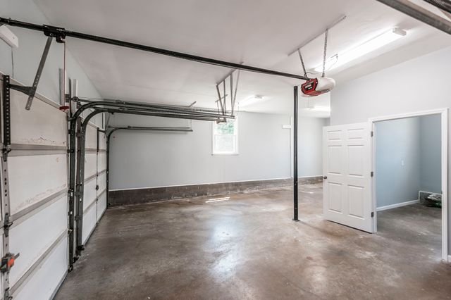 109 Valley View Dr, Old Hickory, TN 37138