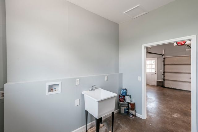 109 Valley View Dr, Old Hickory, TN 37138