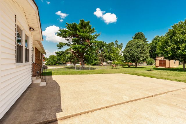 109 Valley View Dr, Old Hickory, TN 37138