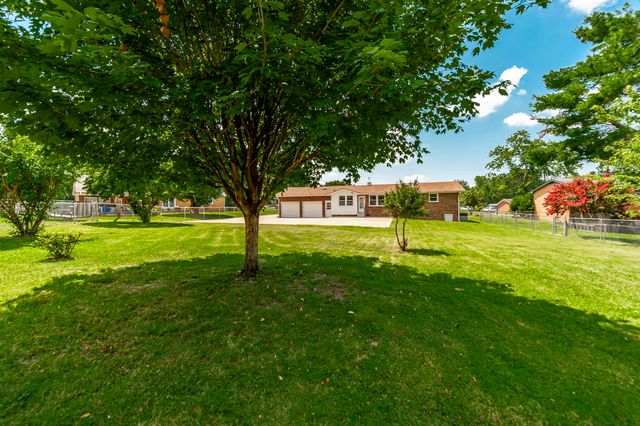 109 Valley View Dr, Old Hickory, TN 37138