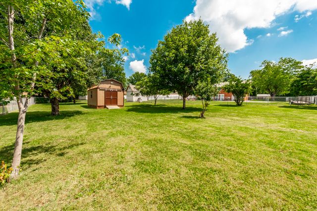 109 Valley View Dr, Old Hickory, TN 37138
