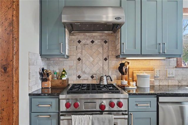 881 N 1928 Road, Lecompton, KS 66050