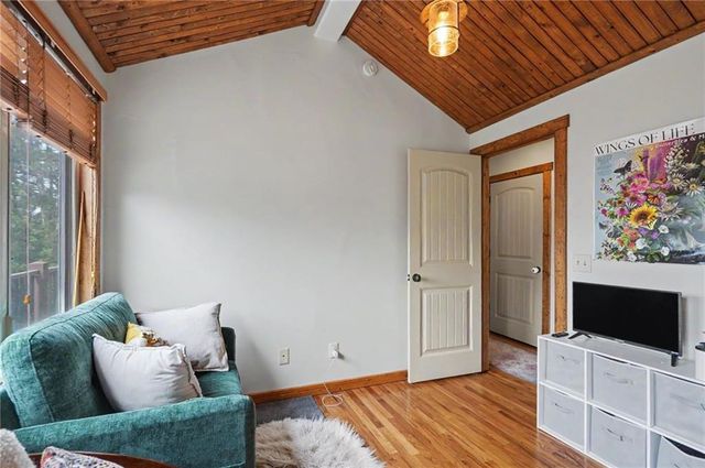 881 N 1928 Road, Lecompton, KS 66050