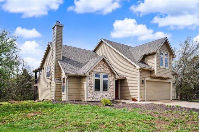 881 N 1928 Road, Lecompton, KS 66050