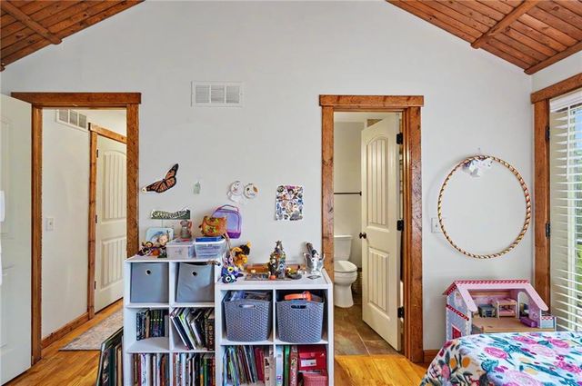 881 N 1928 Road, Lecompton, KS 66050