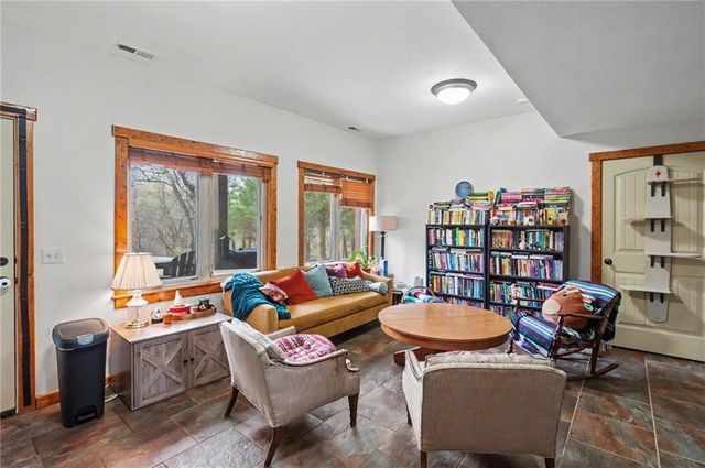 881 N 1928 Road, Lecompton, KS 66050