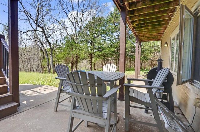 881 N 1928 Road, Lecompton, KS 66050