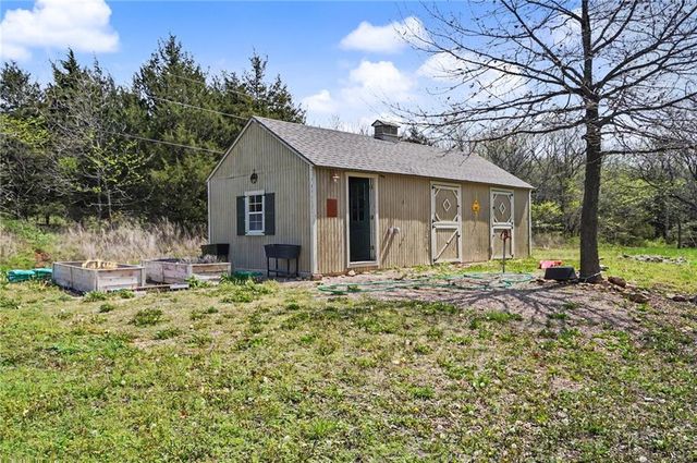 881 N 1928 Road, Lecompton, KS 66050