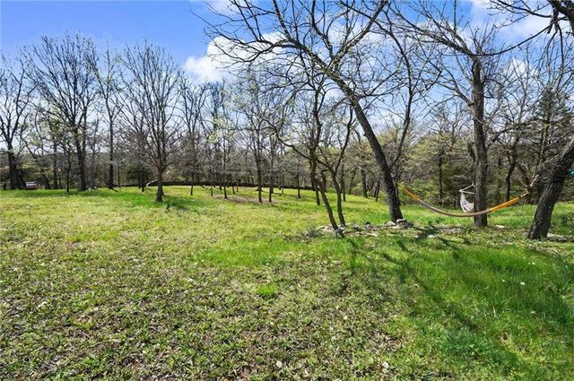 881 N 1928 Road, Lecompton, KS 66050