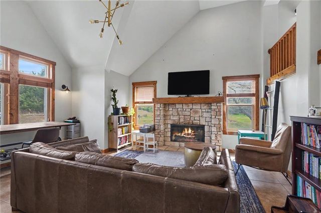 881 N 1928 Road, Lecompton, KS 66050