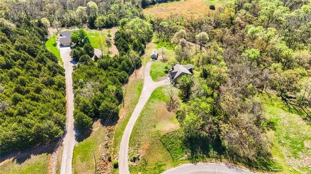 881 N 1928 Road, Lecompton, KS 66050