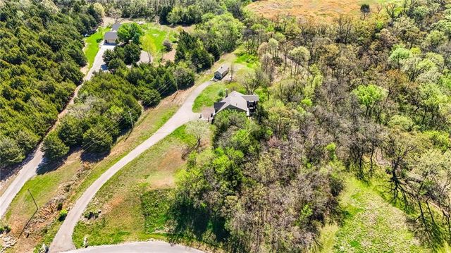 881 N 1928 Road, Lecompton, KS 66050