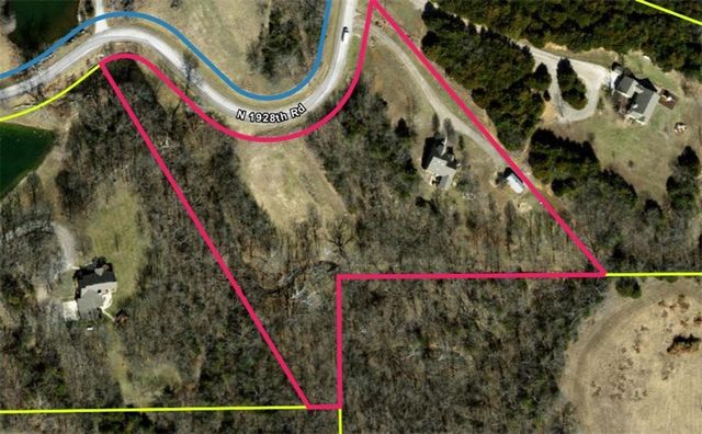 881 N 1928 Road, Lecompton, KS 66050