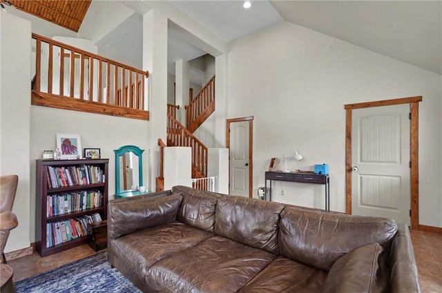 881 N 1928 Road, Lecompton, KS 66050