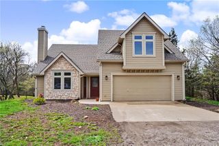 881 N 1928 Road, Lecompton, KS 66050