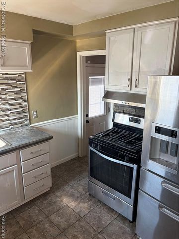 25705 Ronald Street, Roseville, MI 48066