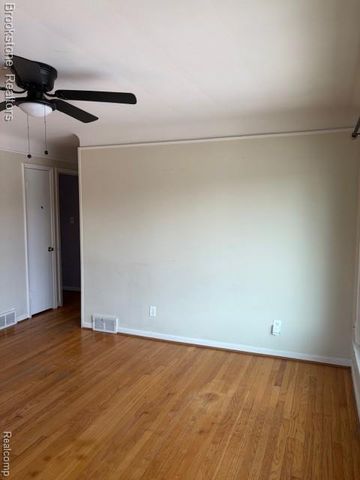 25705 Ronald Street, Roseville, MI 48066