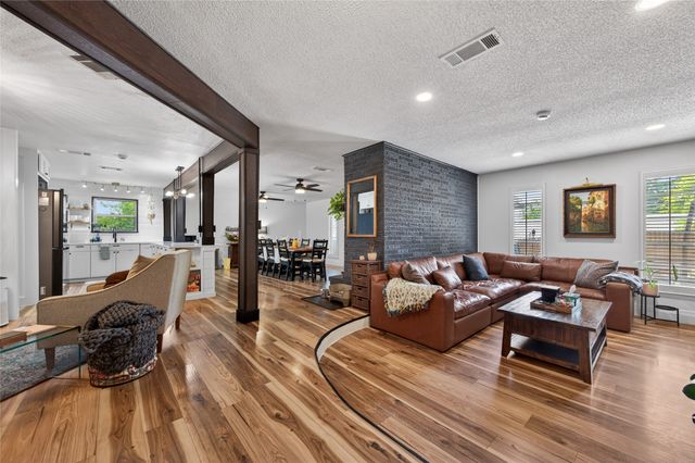 7362 Greenacres Drive, Fort Worth, TX 76112