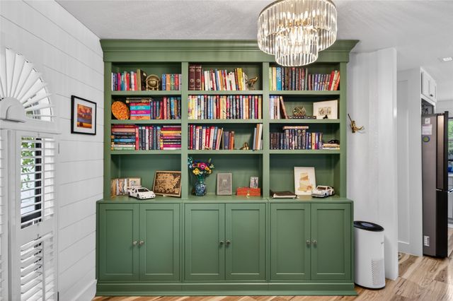 7362 Greenacres Drive, Fort Worth, TX 76112