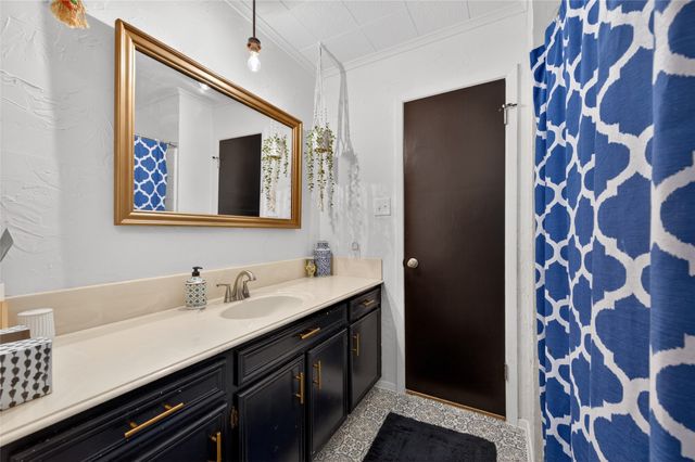 7362 Greenacres Drive, Fort Worth, TX 76112