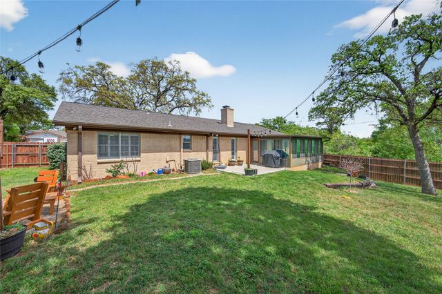 7362 Greenacres Drive, Fort Worth, TX 76112