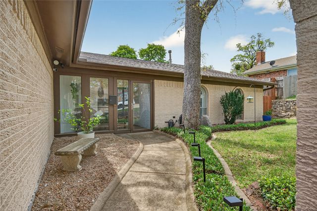 7362 Greenacres Drive, Fort Worth, TX 76112