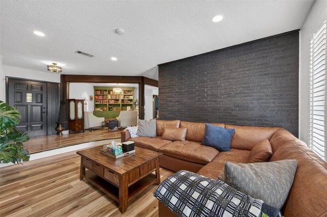 7362 Greenacres Drive, Fort Worth, TX 76112