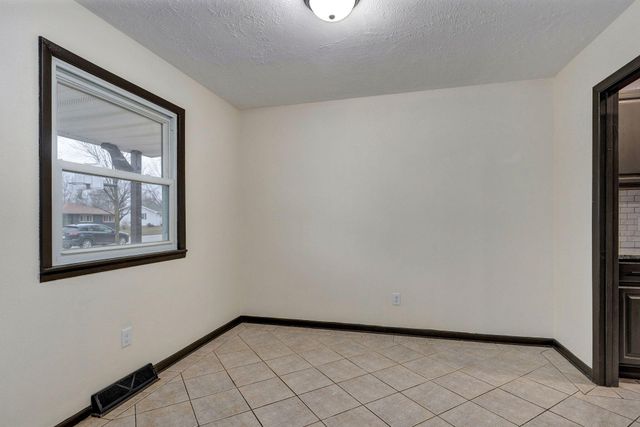 305 S Troy Avenue, Springfield, MO 65802