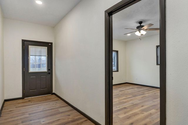 305 S Troy Avenue, Springfield, MO 65802