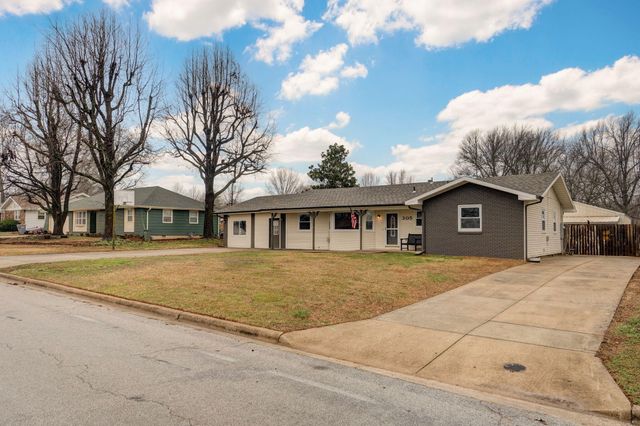 305 S Troy Avenue, Springfield, MO 65802