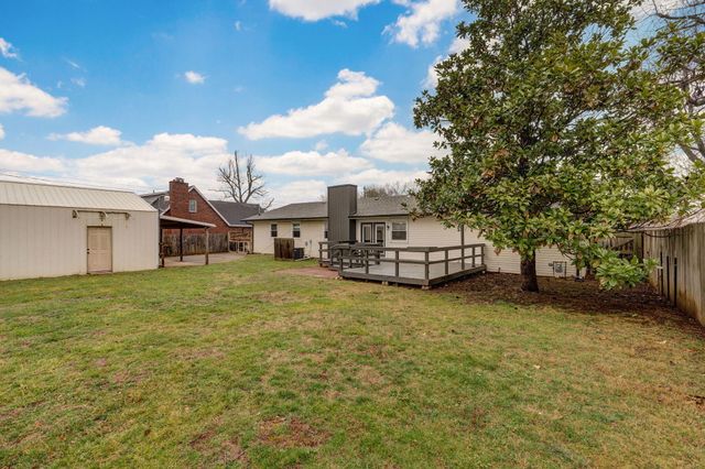 305 S Troy Avenue, Springfield, MO 65802