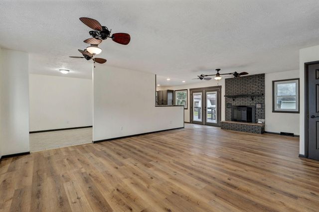 305 S Troy Avenue, Springfield, MO 65802