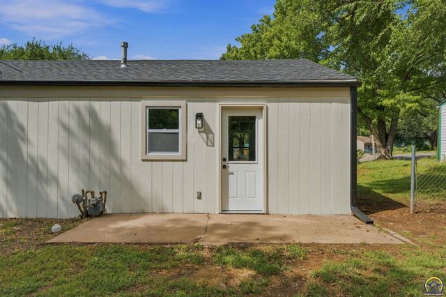 3308 SE Girard ST, Topeka, KS 66605