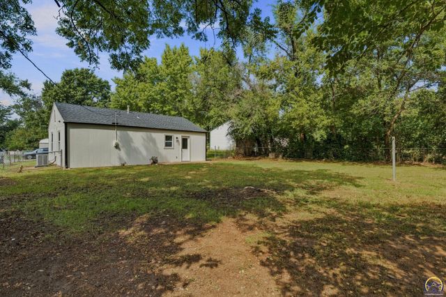 3308 SE Girard ST, Topeka, KS 66605