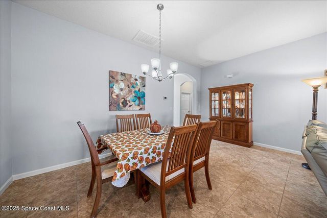 634 Easton Forest Circle SE, Palm Bay, FL 32909