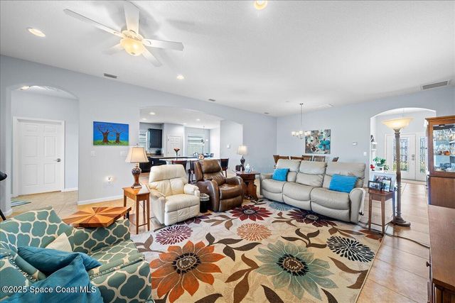 634 Easton Forest Circle SE, Palm Bay, FL 32909
