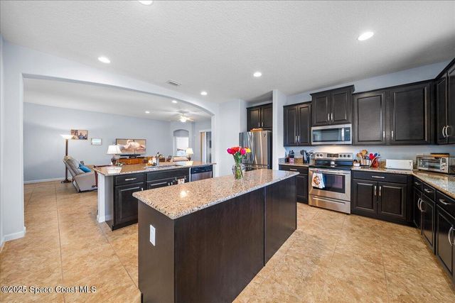 634 Easton Forest Circle SE, Palm Bay, FL 32909