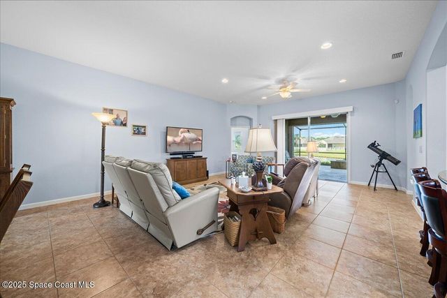 634 Easton Forest Circle SE, Palm Bay, FL 32909