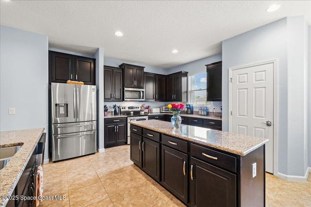 634 Easton Forest Circle SE, Palm Bay, FL 32909