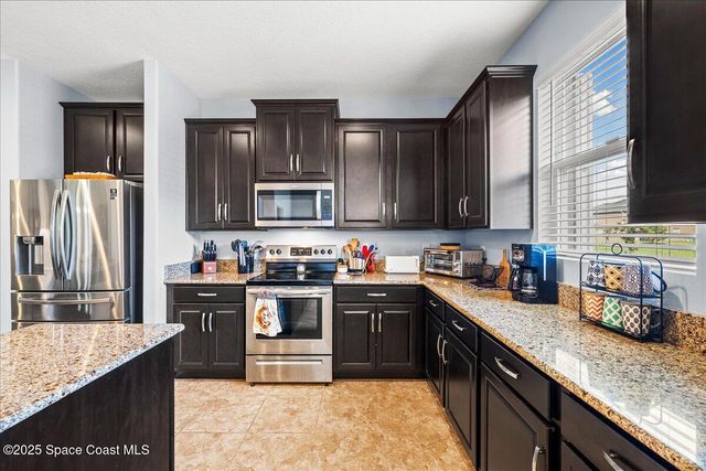 634 Easton Forest Circle SE, Palm Bay, FL 32909