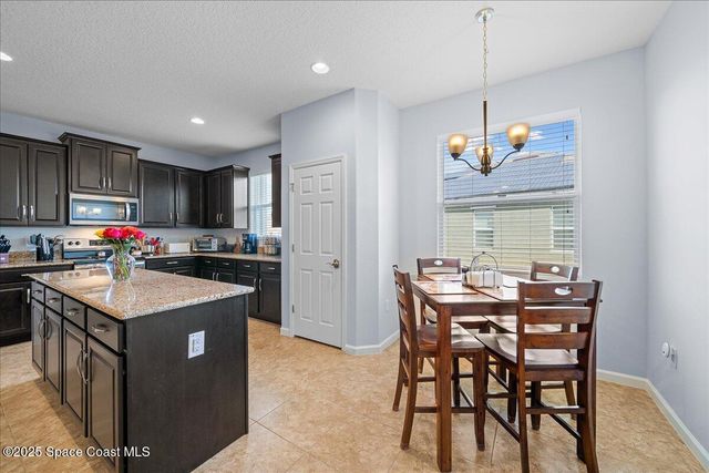 634 Easton Forest Circle SE, Palm Bay, FL 32909