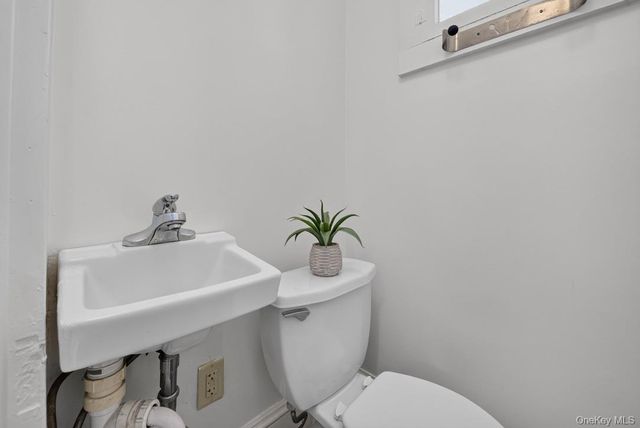 10 S Grand Avenue, Poughkeepsie, NY 12603