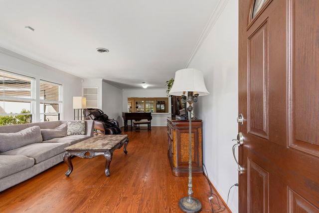 4612 Evergreen Street, Bellaire, TX 77401