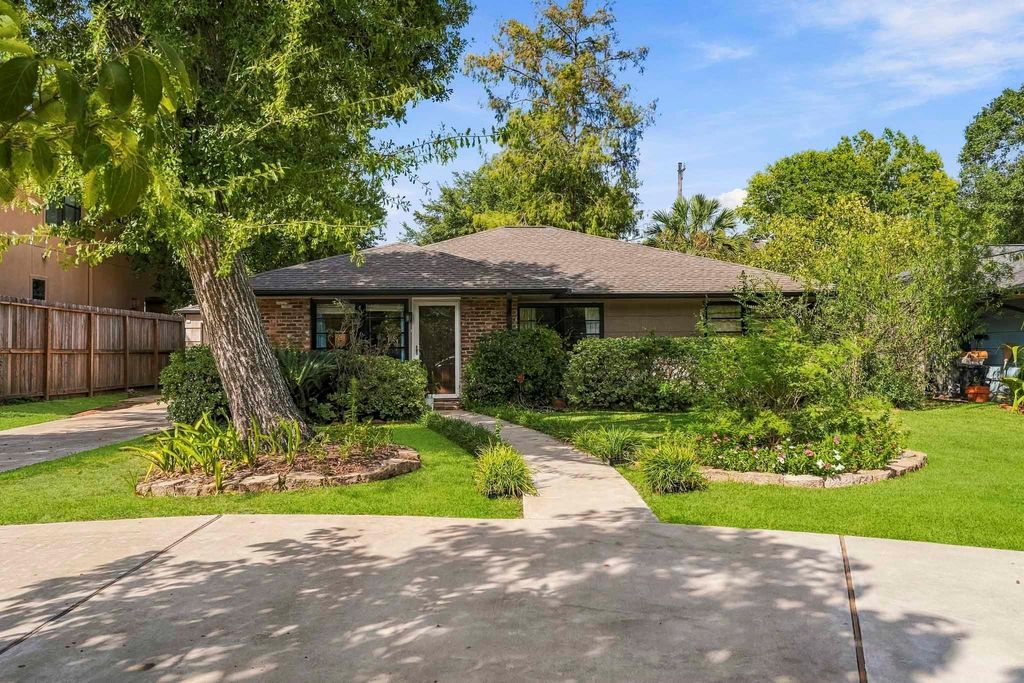 4612 Evergreen Street, Bellaire, TX 77401