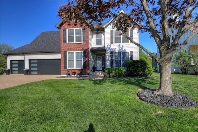 125 SE Battery Point, Lee's Summit, MO 64063