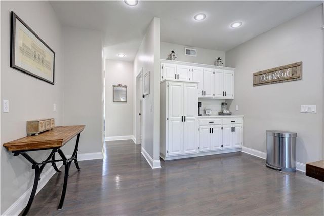 125 SE Battery Point, Lee's Summit, MO 64063