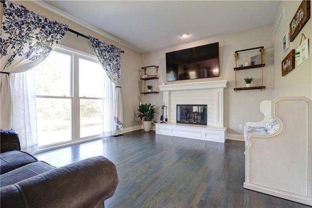 125 SE Battery Point, Lee's Summit, MO 64063