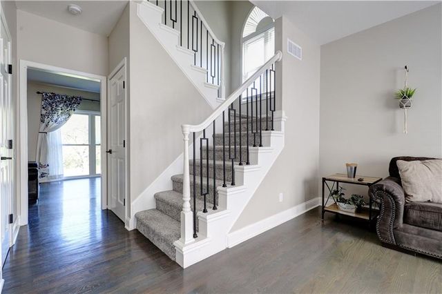 125 SE Battery Point, Lee's Summit, MO 64063